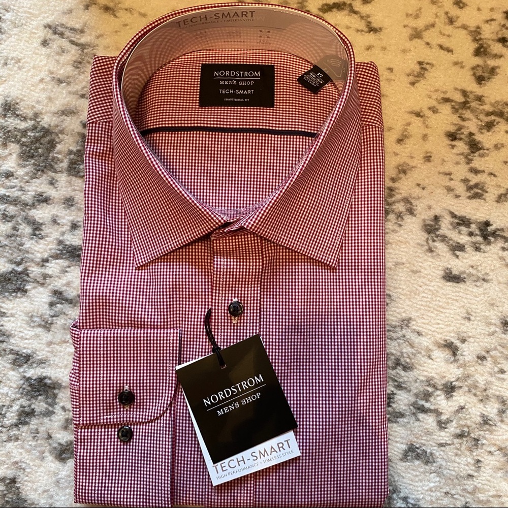 Tech-Smart Traditional Fit Stretch Dress Shirt